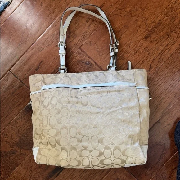 Coach Beige and Cream Signature Tote - Picture 2 of 15